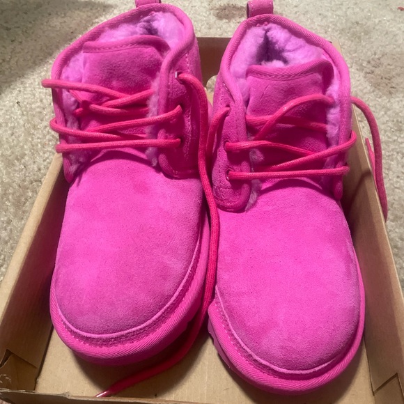 Neumel Uggs Carnation - Picture 2 of 4